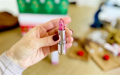 Pokimane's Go-To Nude Lip: This Winky Lux Lipstick is EVERYTHING - 1o40hsc