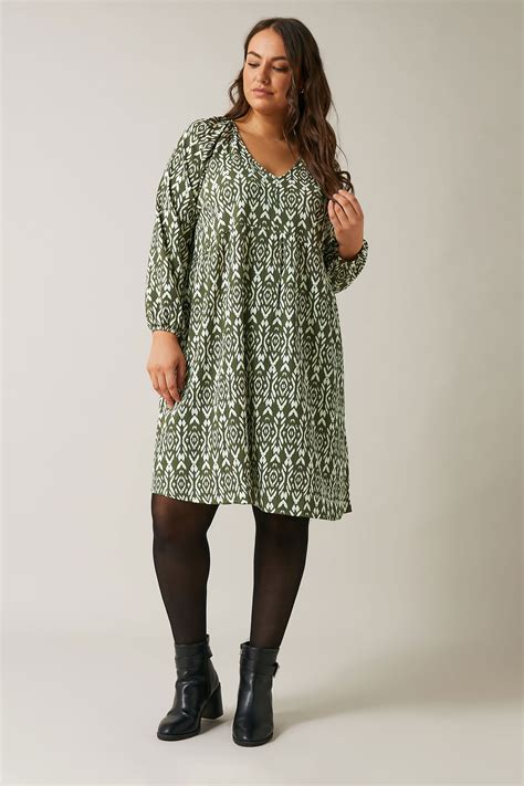 EVANS Plus Size Olive Green Ikat Print Crinkle Midi Dress | Evans