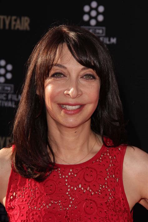 LOS ANGELES, APR 25 - Illeana Douglas arrives at the TCM Classic Film