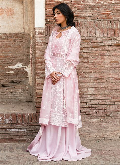 Amira – Western.pk