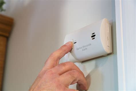 6 Telltale Signs Your Carbon Monoxide Detector Is Failing You