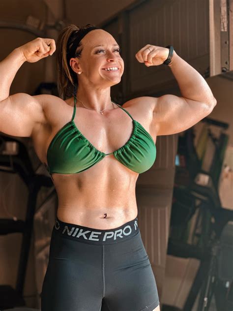 Jordynne Grace : r/BigArms