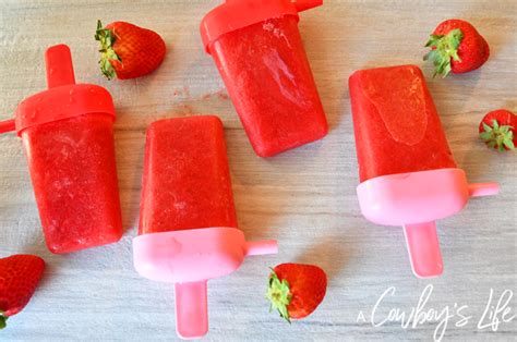 how to make strawberry popsicles