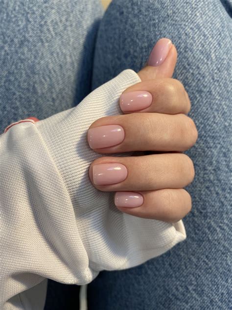 Нюдовый маникюр | Neutral nails, Casual nails, Subtle nails