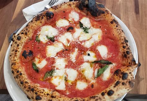 Margherita from my new favorite place : r/Pizza