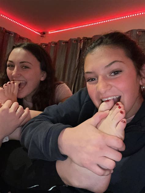 We love our feet 😍 | Scrolller