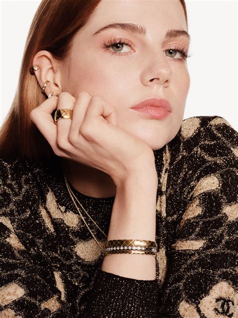 Официальный сайт CHANEL : мода, парфюмерия, уход за кожей, часы ...