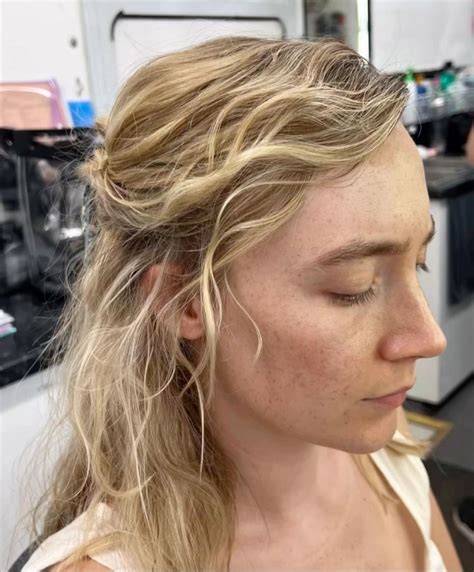 saoirse ronan behind the scenes of ‘foe’ | Personas, Estadio bbva