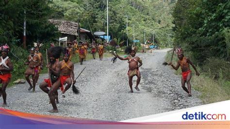 Mengenal Suku-suku Pedalaman Pegunungan Papua Barat