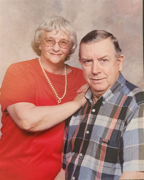 Hindt Funeral Homes Podcast: Grief Support and Memorial Insights 9