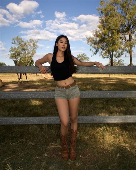 Shasha Yuan (@sashasha999) • Instagram photos and videos