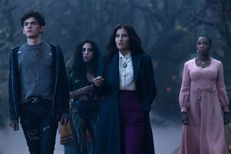 “Agatha All Along” Wastes Supernatural Powers of an Excellent Cast | TV