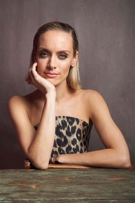 Rachel Skarsten | Scrolller