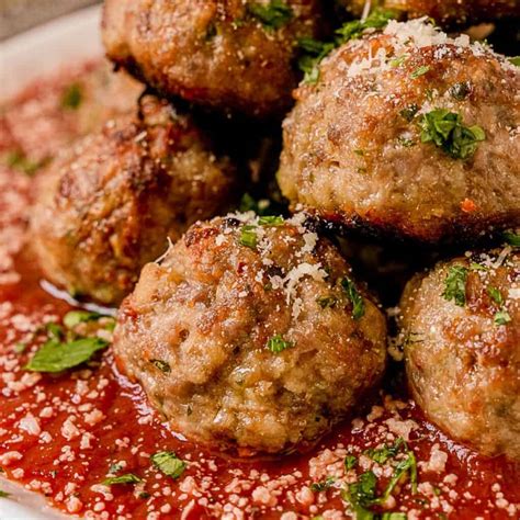 How Long to Bake Meatballs (Italian Baked Meatballs Recipe!)