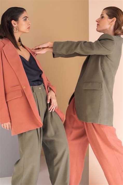 Bleyzer Balance Brand – Leather bags, coats and blazers.
