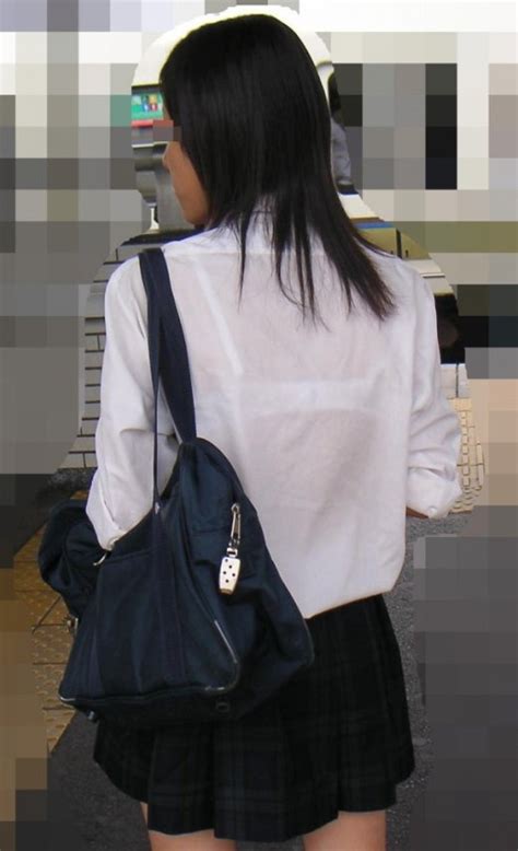白シャツが丸見えになっちゃうJK達の透けブラを盗撮！！ | 女神ちゃんねる