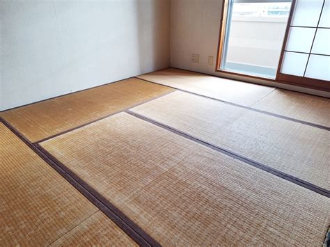 ダイケン清流カラー亜麻色を使用したヘリ無し半畳市松敷き - 畳刺 父ちゃんの日々（改）
