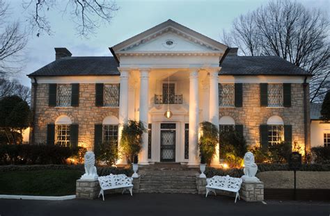 Elvis Presley's Graceland & Favorite Foods | MrFood.com