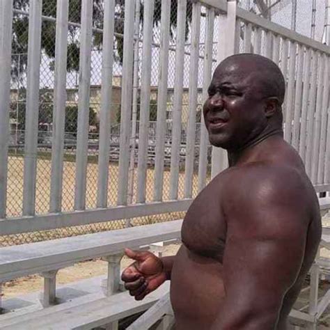 DROP THE SOAP In Jail And THIS WILL HAPPEN! – Muscleroast.com