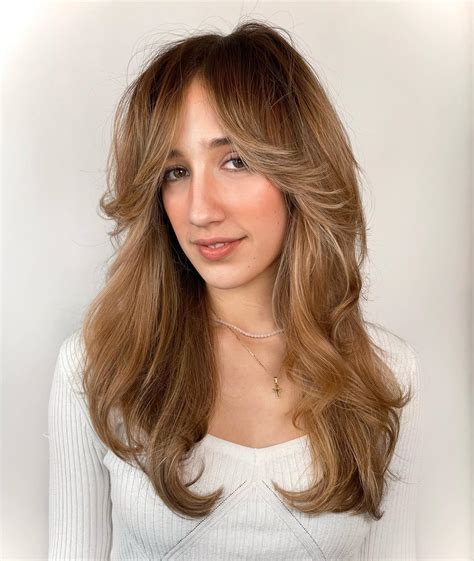 25 Effortless Curtain Bangs on Long Hair You’ll Be Obsessed With in