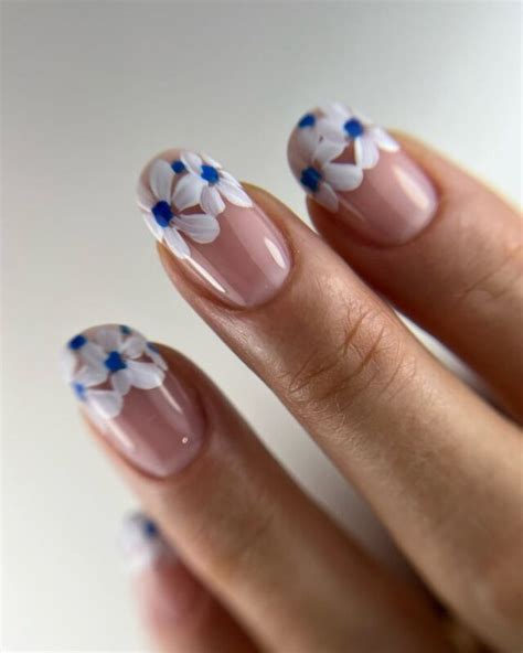 minimalistic  simple flower nail art designs nails  confidence
