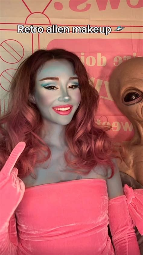 Star Abelar 🩵 | Retro alien makeup 🩵🛸 #retro #alien #cosplay #makeup