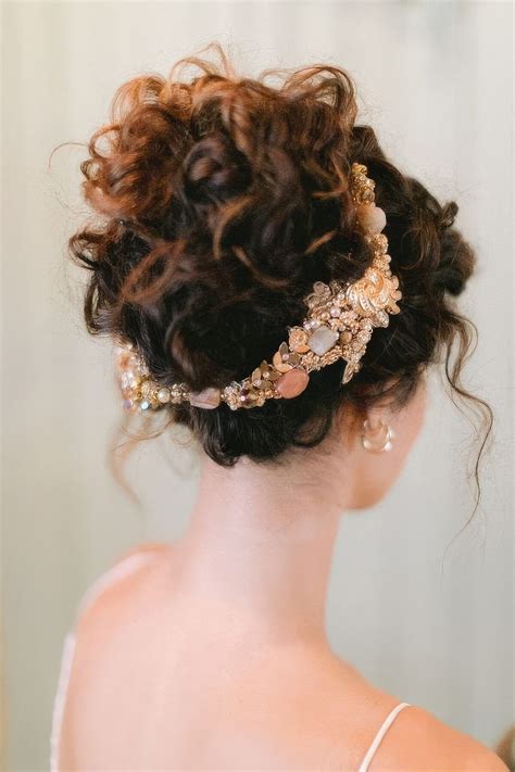 short curly hair wedding styles 10