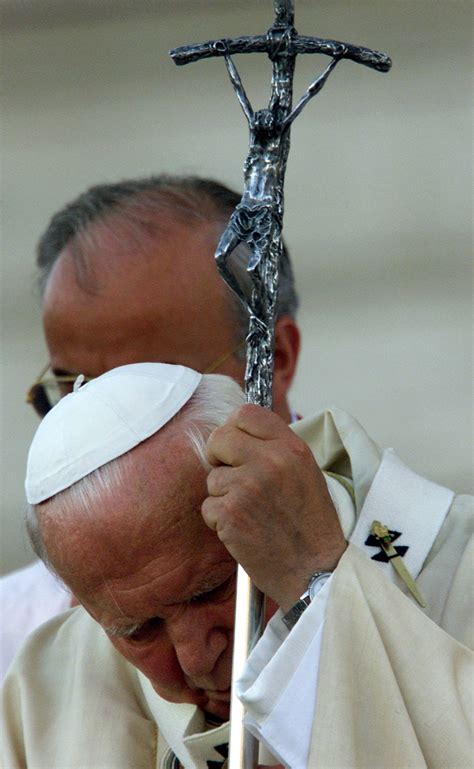 La vida de Juan Pablo II en imágenes