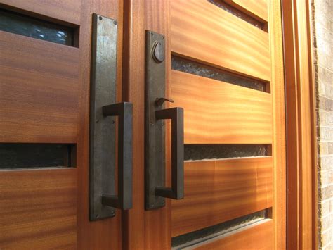 5 Reasons Why You Should Prioritize Front Door Repair