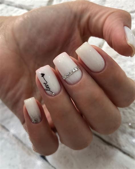 Молочный маникюр на короткие ногти - 50 фото