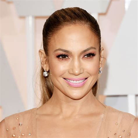 Jennifer Lopez: inspírate con su estilo en jeans, tenis y botas a sus