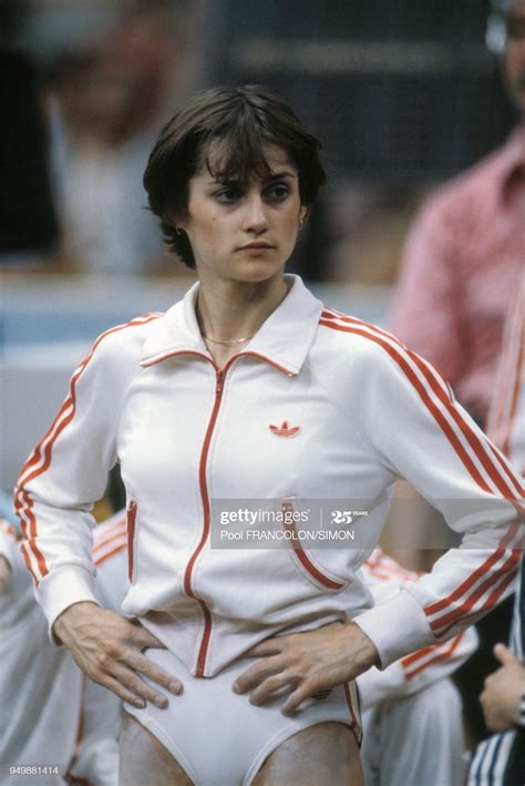 Nadia Comaneci pendant les épreuves de gymnastique lors des Jeux