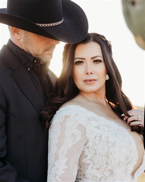 Erica Cherry | ️ This RE 🏡 thing. (which do you follow)? 🤔 It’s been a