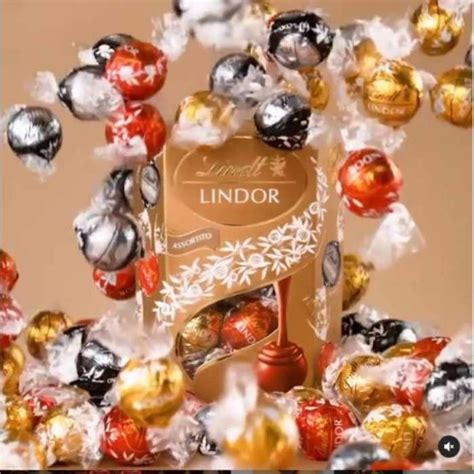 Dubai Arabian Delights Chocolate Almond Dates 250G – ChocoLounge