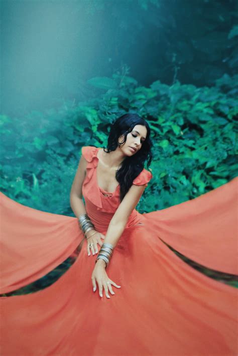 Yasmeena Dance – Wedding Bellydancer