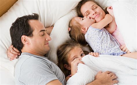 Дочки В Постели Фото — New-Freepik.Ru