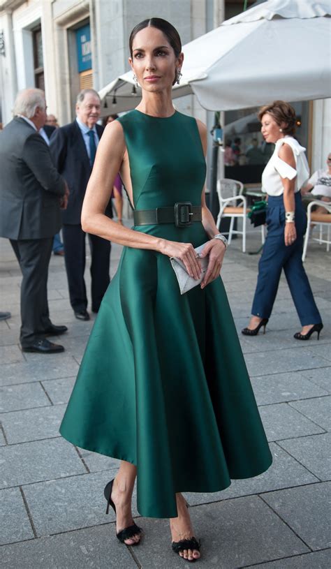 Manual de estilo de las invitadas en 2025: los vestidos más elegantes y