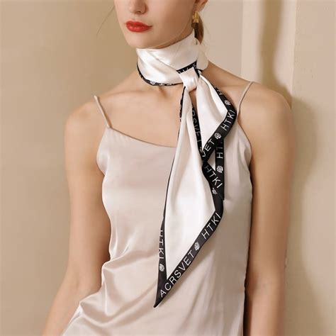 Top 15+ phụ kiện đeo cổ mặc đầm đẹp, hot trend cho nàng