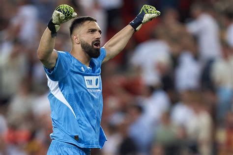 Mamardashvili Set to Undergo Liverpool Medical Ahead of €35M Transfer ...