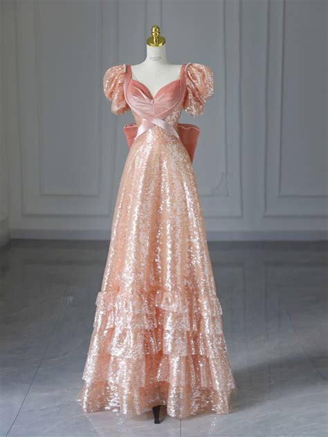 Pin by Hạ Lạc Vũ Yên on ᴅʀᴇᴀᴍ ᴡᴇᴅᴅɪɴɢ | Vintage dresses, Ball dresses ...