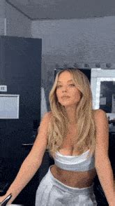 Sydney Sweeney Smile GIF - Sydney Sweeney smile - Discover & Share GIFs