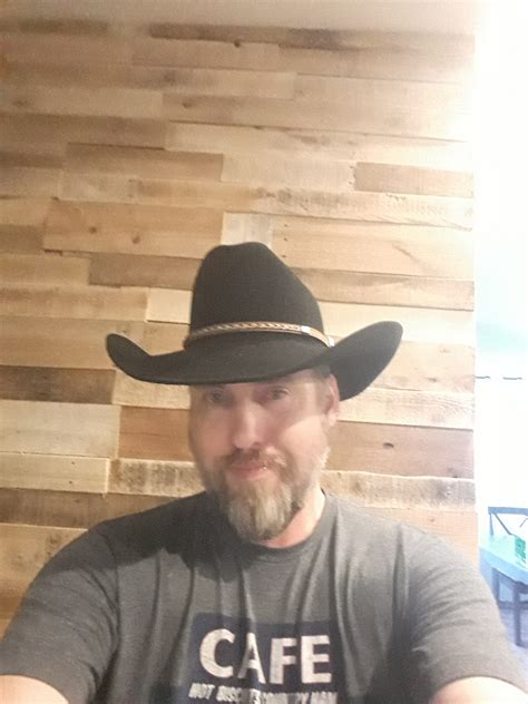 Critics explain why gary cohen is the voice of baseball history 10