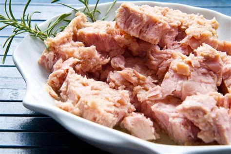 9 Ways to Tell if Your Canned Tuna Is Bad
