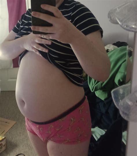 Soda and Water bloat : r/BellyExpansion