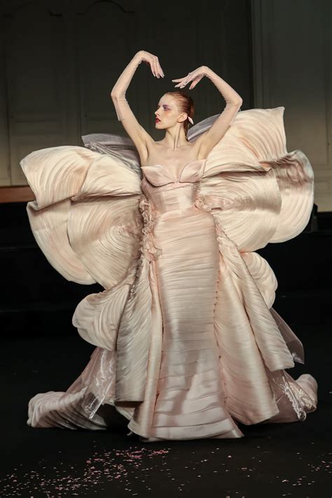 44 Haute Couture Looks To Inspire Your Wedding | ELLE