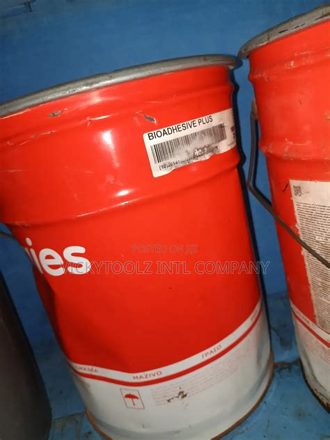 Totalenergies Bioadhesive Plus Biodegradable Calcium Grease in Port