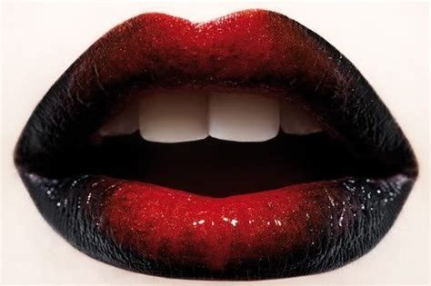 Черно-красное омбре губ | Ombre lips, Black red lipstick, Black lipstick