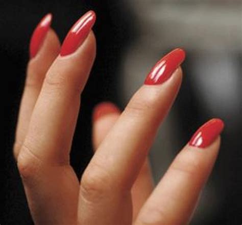 بالصور ... أجمل طلاء أظافر فرنسي