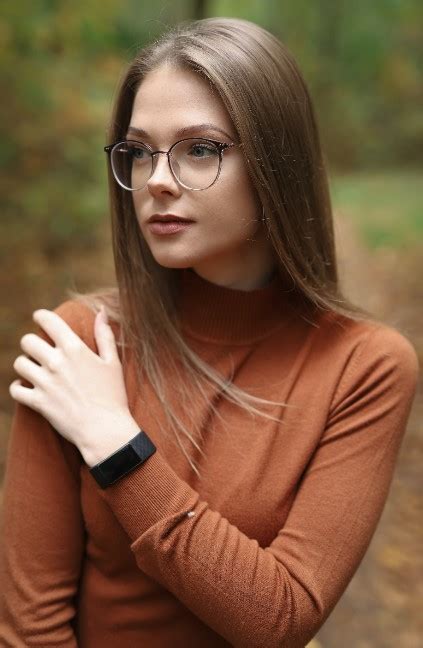 Reinventing Your Persona: Hairstyles and Eyewear for a Fresh Image ...