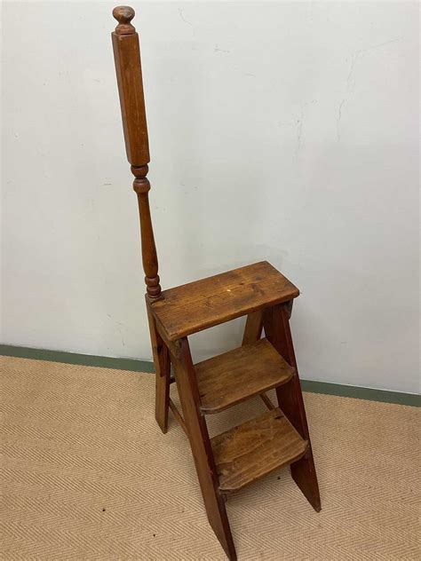 Lot 524 - A set of pine library steps, height to top